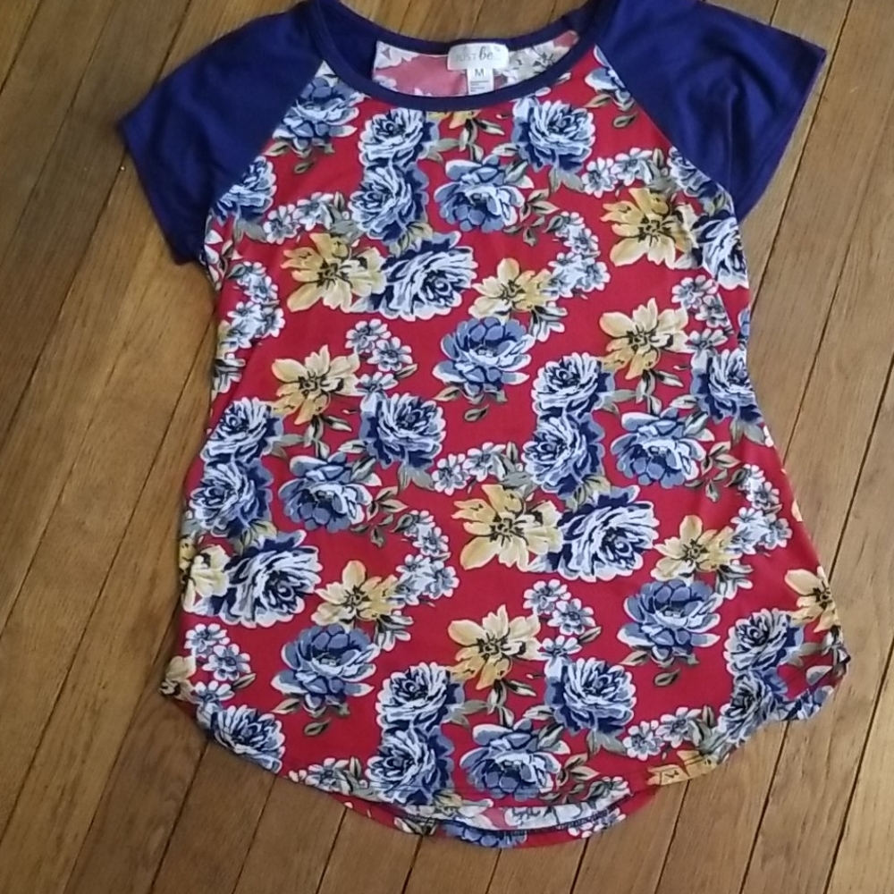 Medium floral shirt
